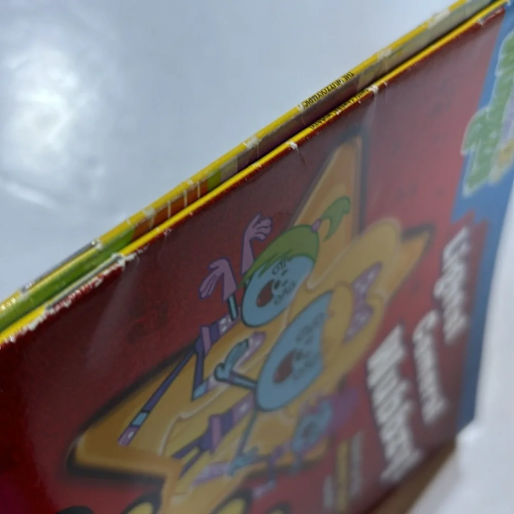 Wuzzy Wow! Wow! Wubbzy!: The Wuzzolympics Wow! Wow! Wubbzy! Lights! Camera BOOK